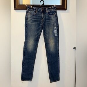 NWT American Eagle Outfitters Dark Wash Skinny Low Rise Jeans 6 Long